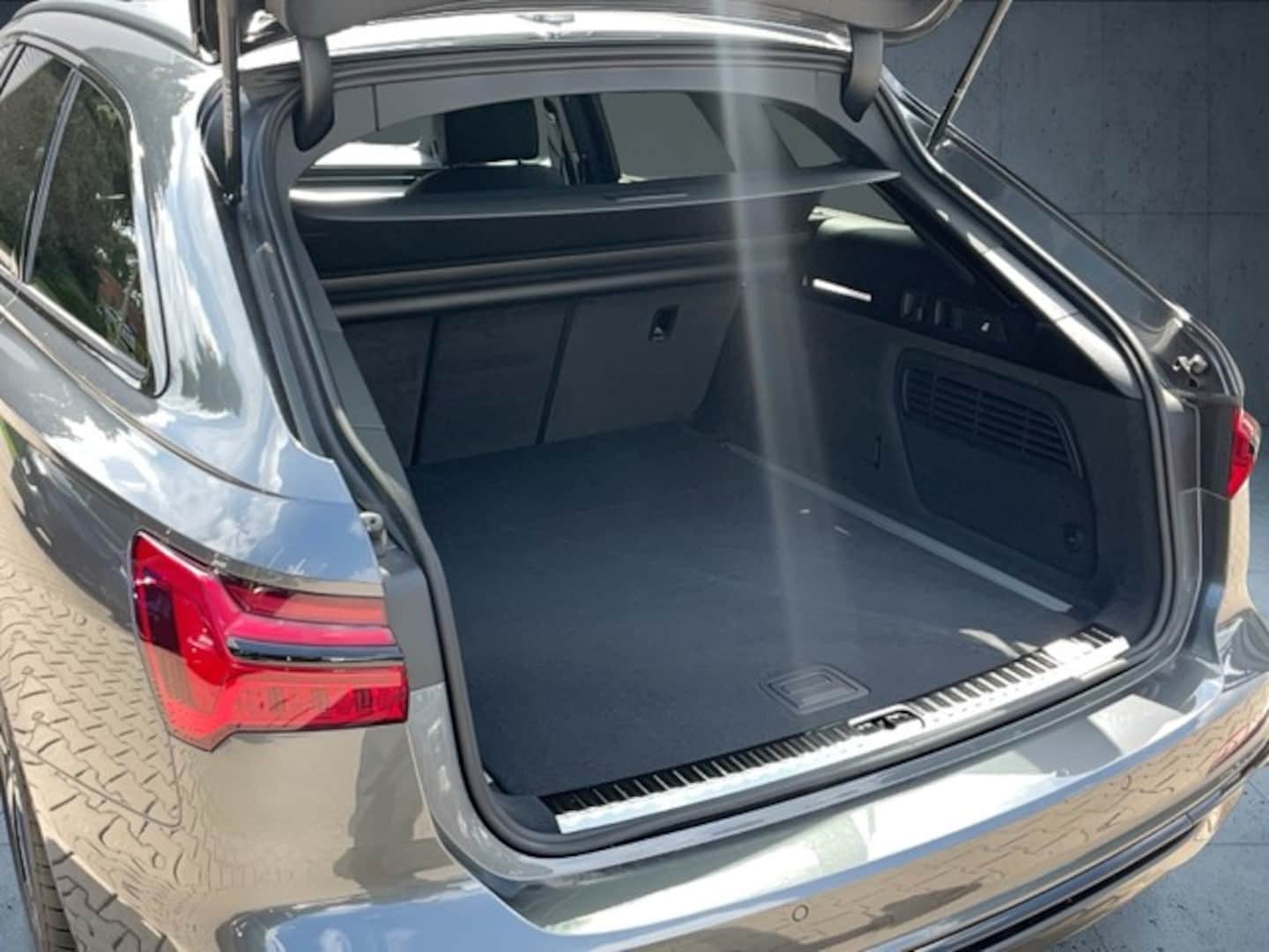 Bild über Audi A6 Avant S line 50 TDI quattro tiptronic - für weitere Informationen kontaktieren Sie den Audi Partner