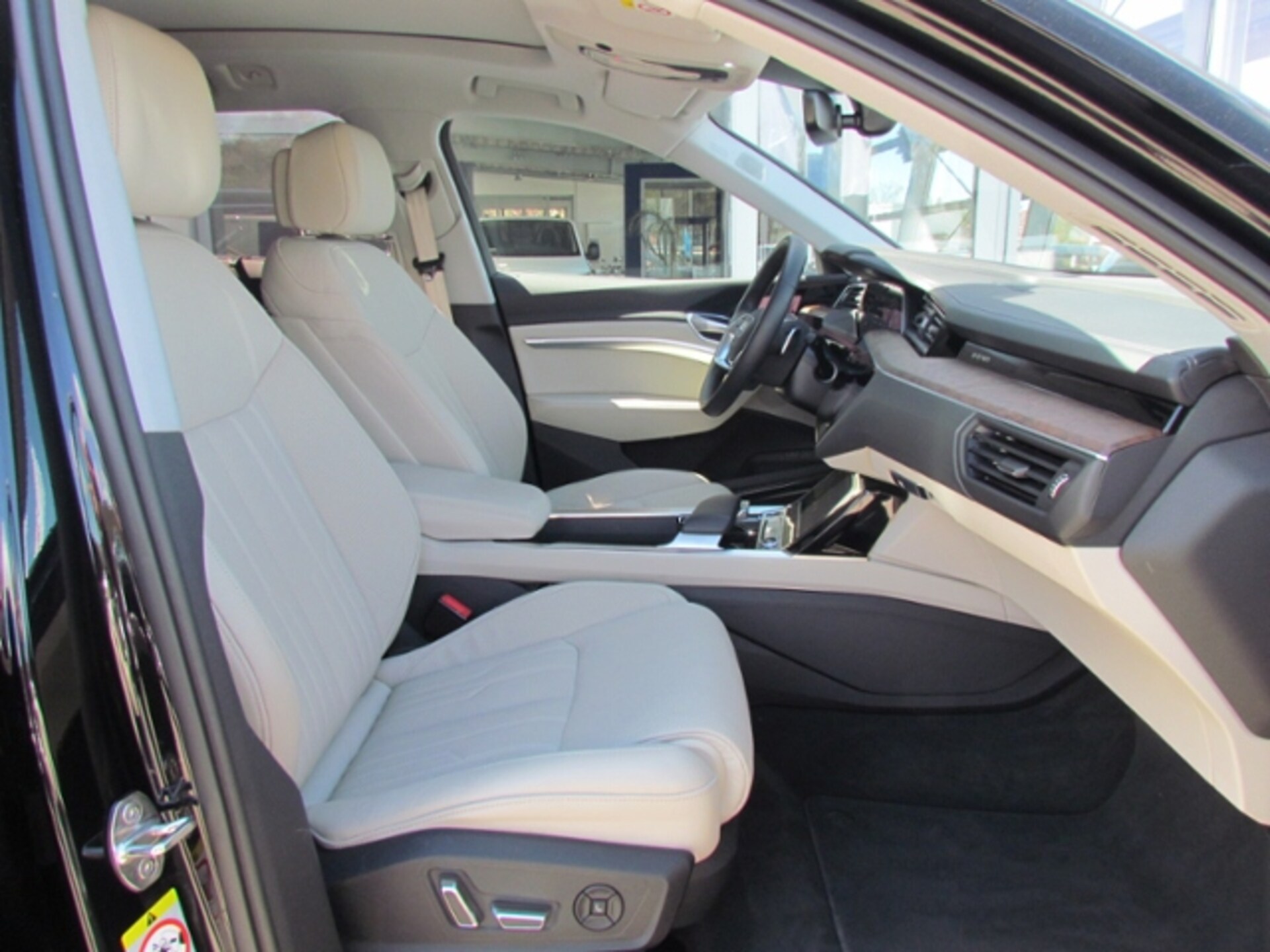 Audi e-tron advanced