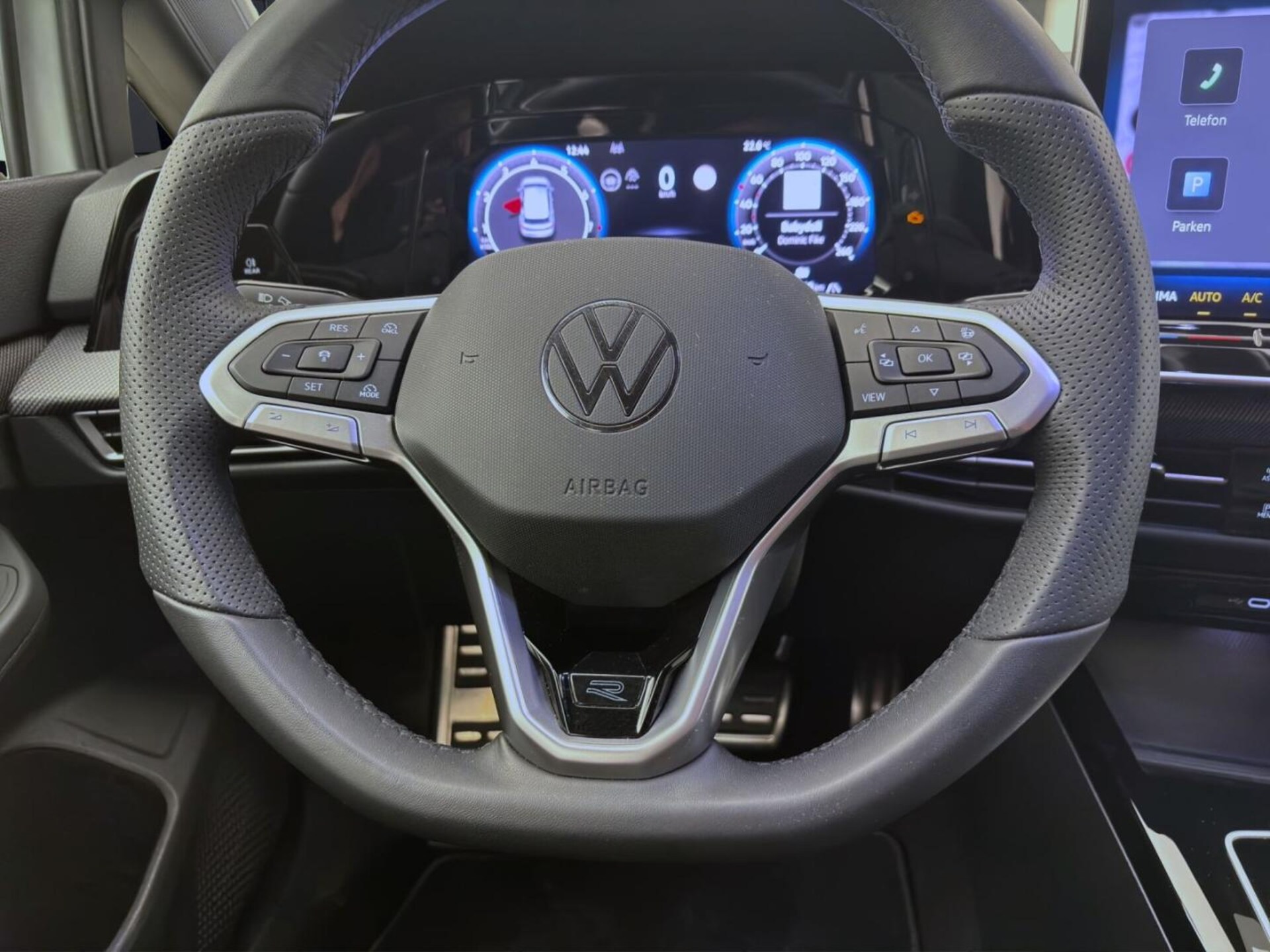Volkswagen Golf R-Line