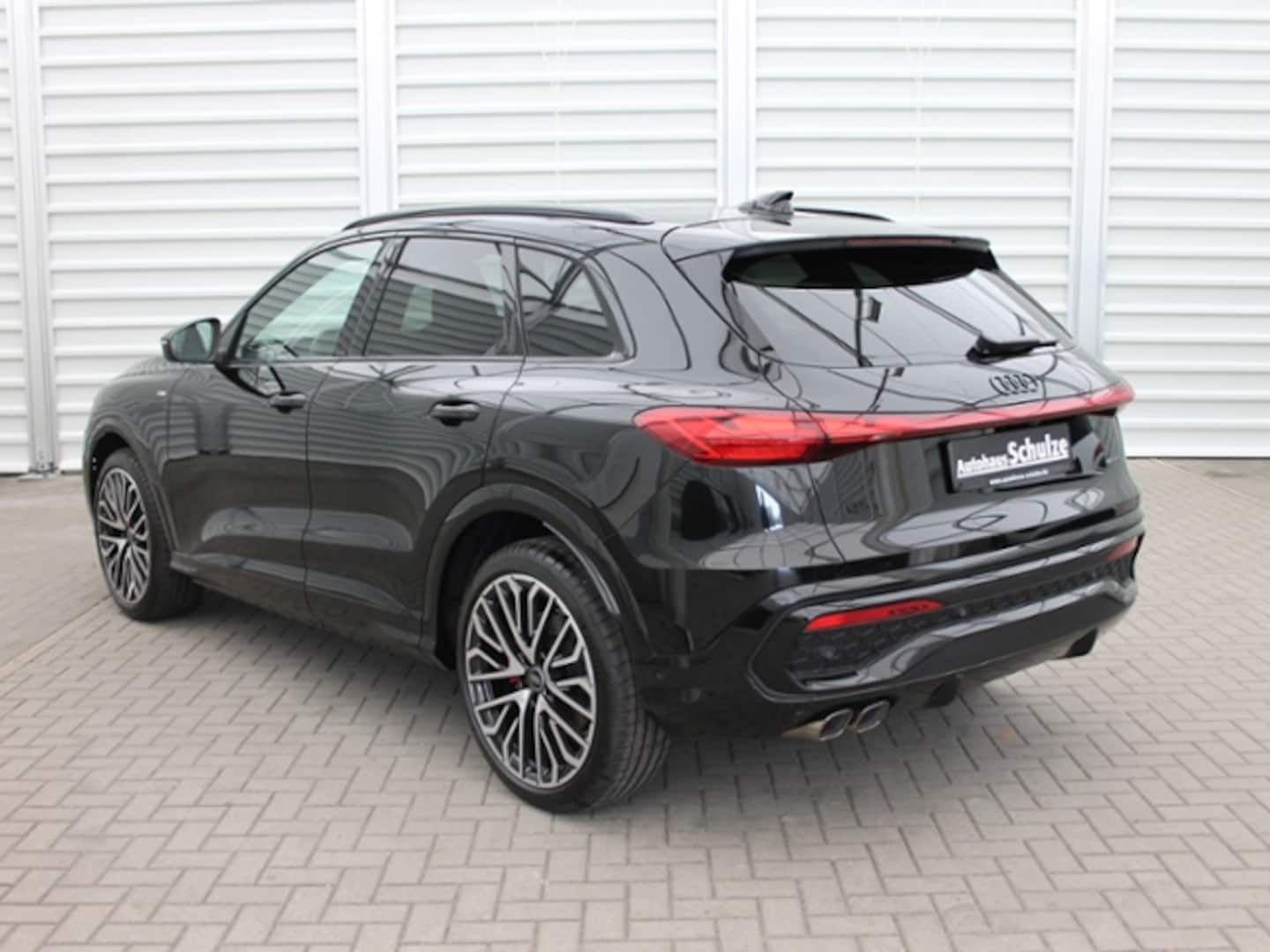Bild über Audi Q5 SUV TDI quattro 150 kW S tronic - für weitere Informationen kontaktieren Sie den Audi Partner