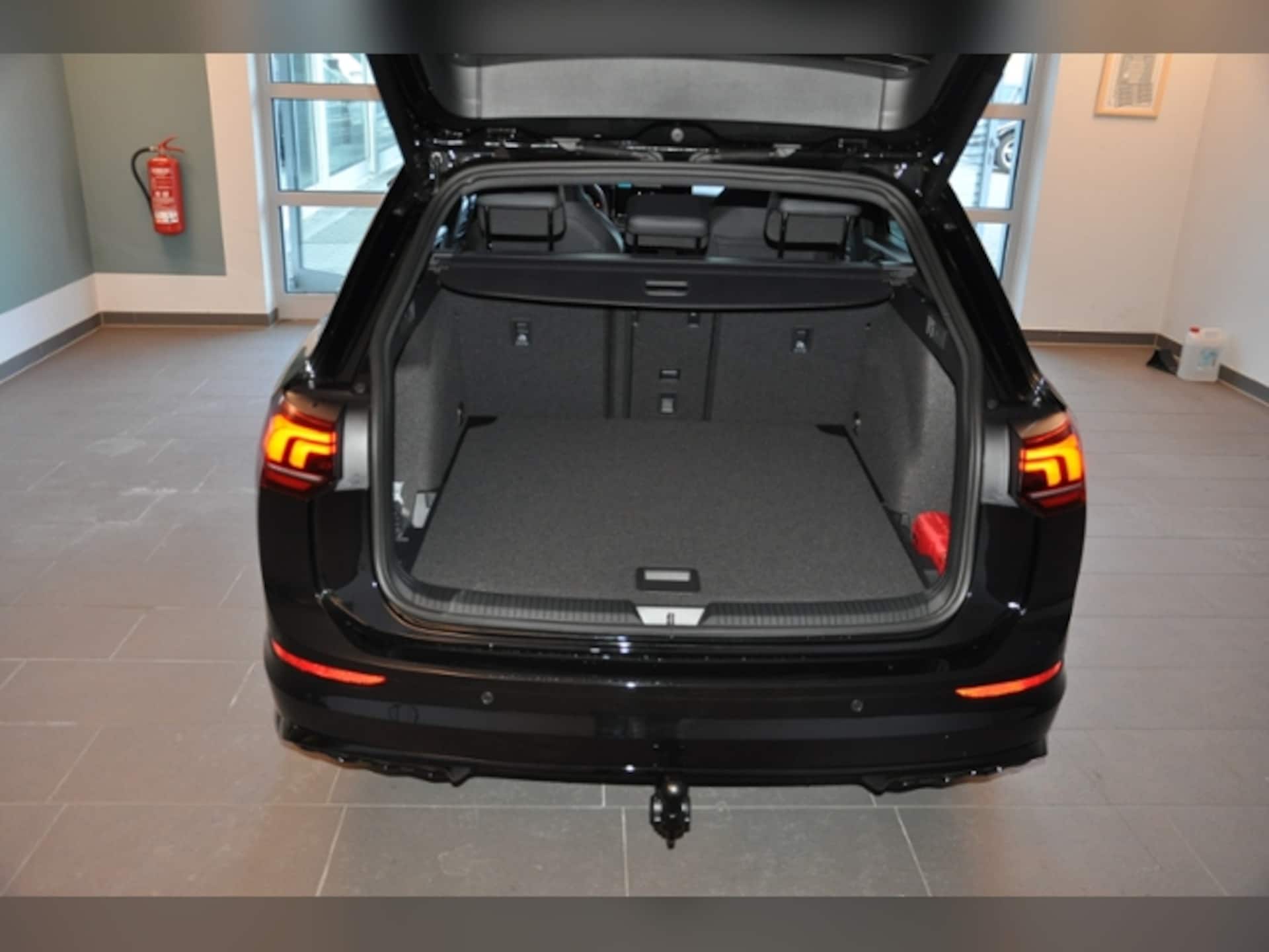 Volkswagen Golf Variant R-Line