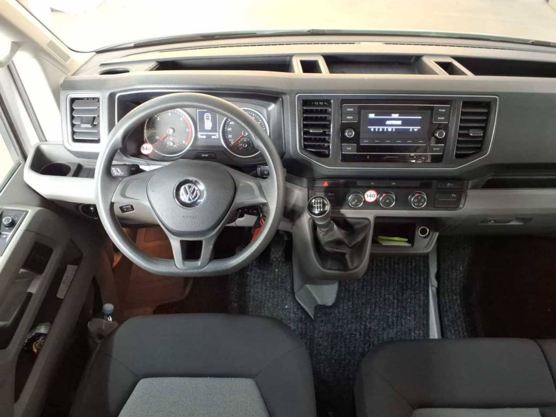 Volkswagen Crafter Kasten mittlerer Radstand