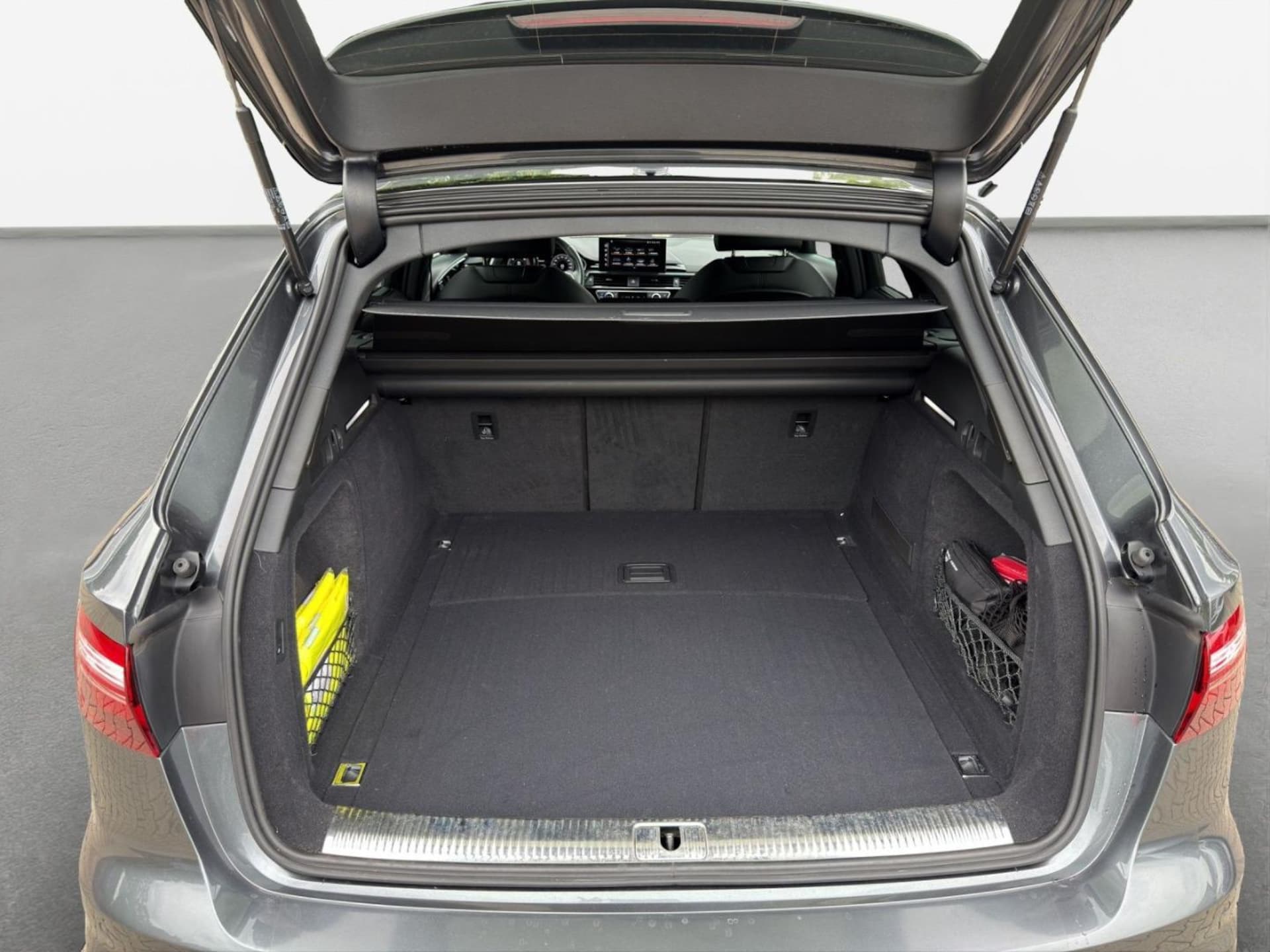 Audi A4 Avant S line