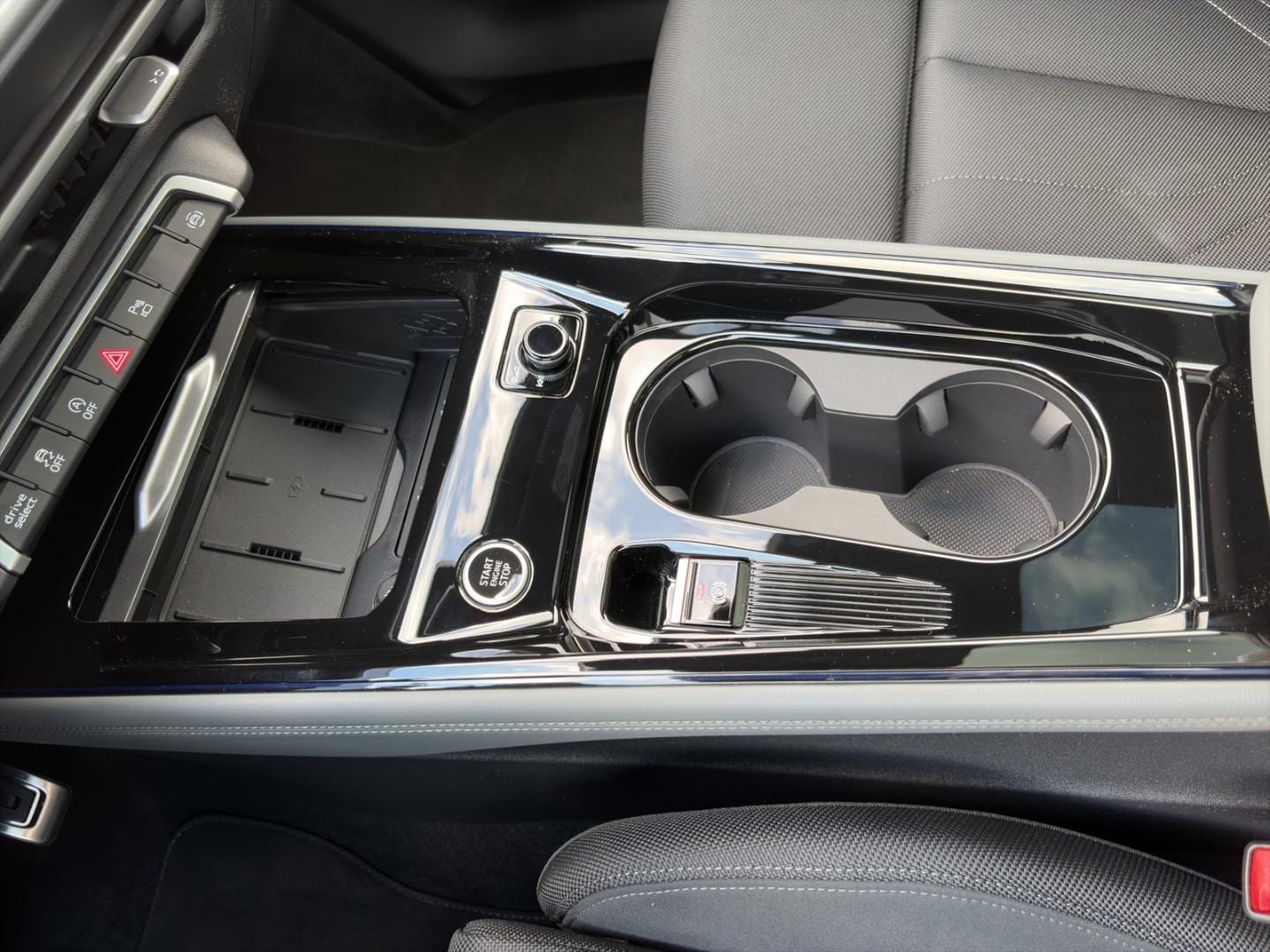 Bild über Audi Q3 SUV TFSI 110 kW S tronic - für weitere Informationen kontaktieren Sie den Audi Partner