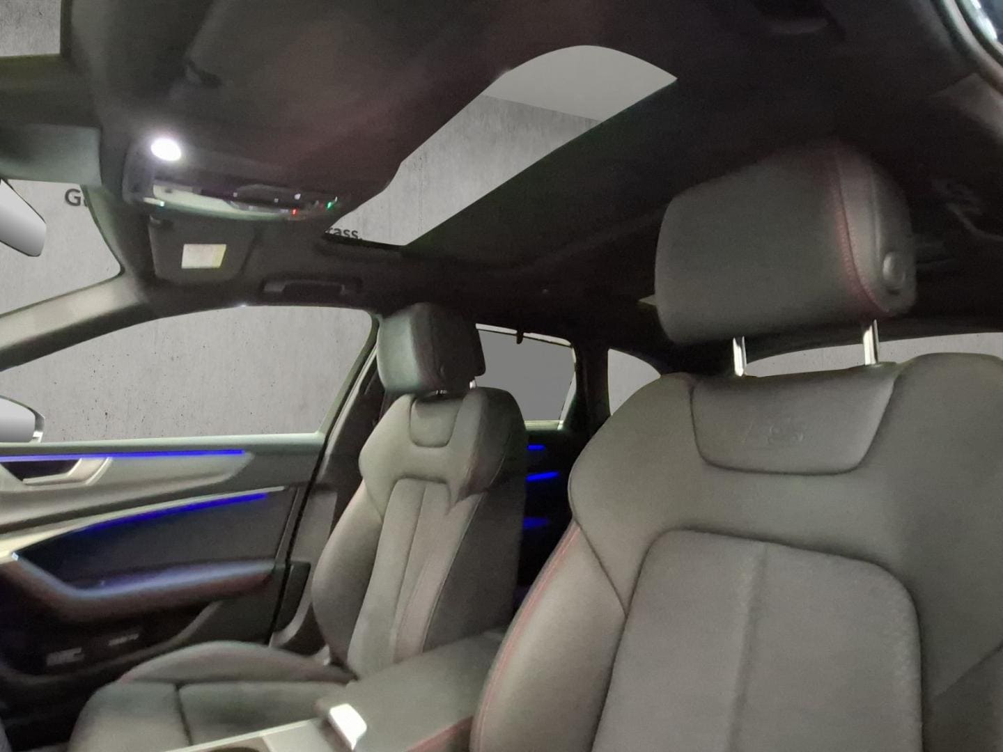 Bild über Audi A6 Avant TFSI e S line 55 TFSI e quattro S tronic - für weitere Informationen kontaktieren Sie den Audi Partner