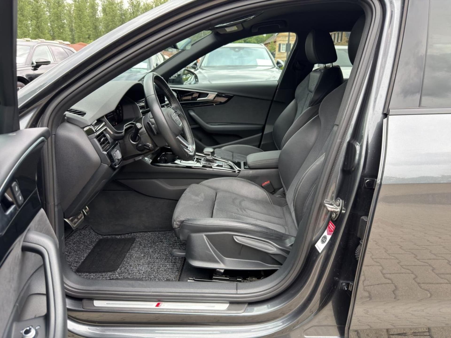 Audi A4 Avant S line