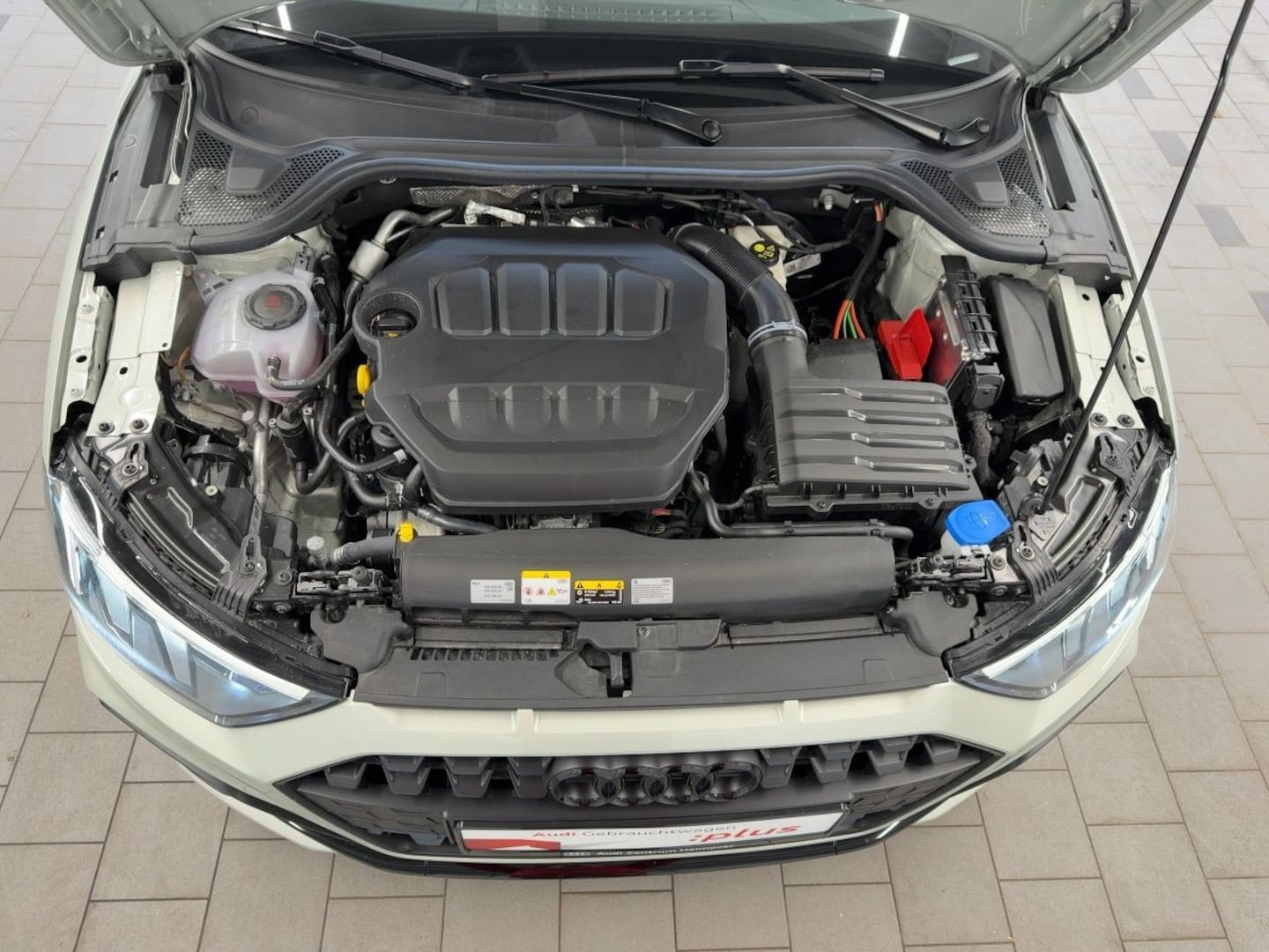 Bild über Audi A1 Sportback S line 40 TFSI S tronic - für weitere Informationen kontaktieren Sie den Audi Partner
