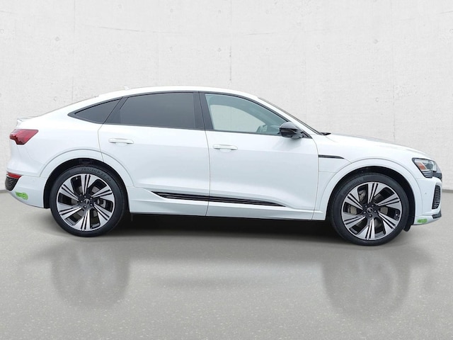 2024 Audi Q8 Sportback e-tron