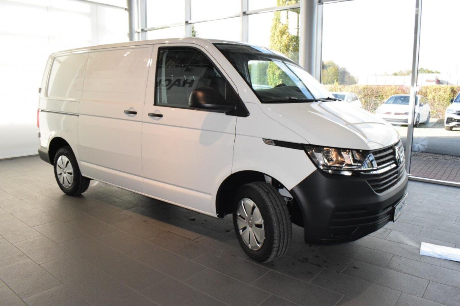 Volkswagen T6.1 Transporter Kasten kurzer Radstand – Bild 2
