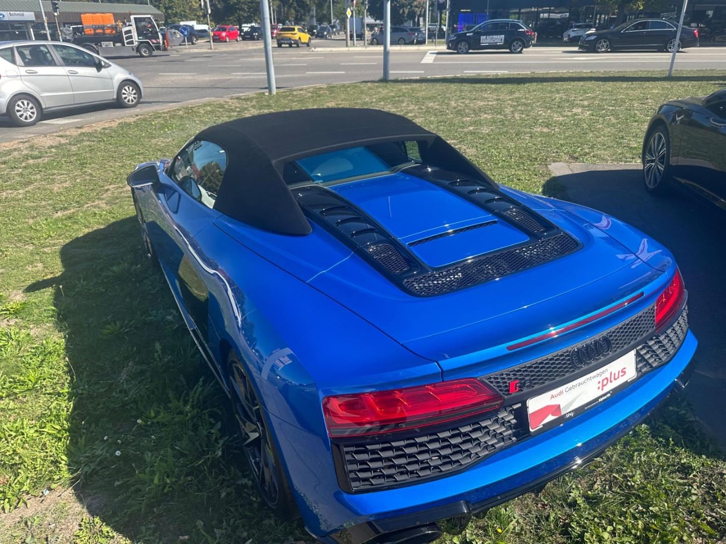 Bild über Audi R8 Spyder FSI S tronic - für weitere Informationen kontaktieren Sie den Audi Partner