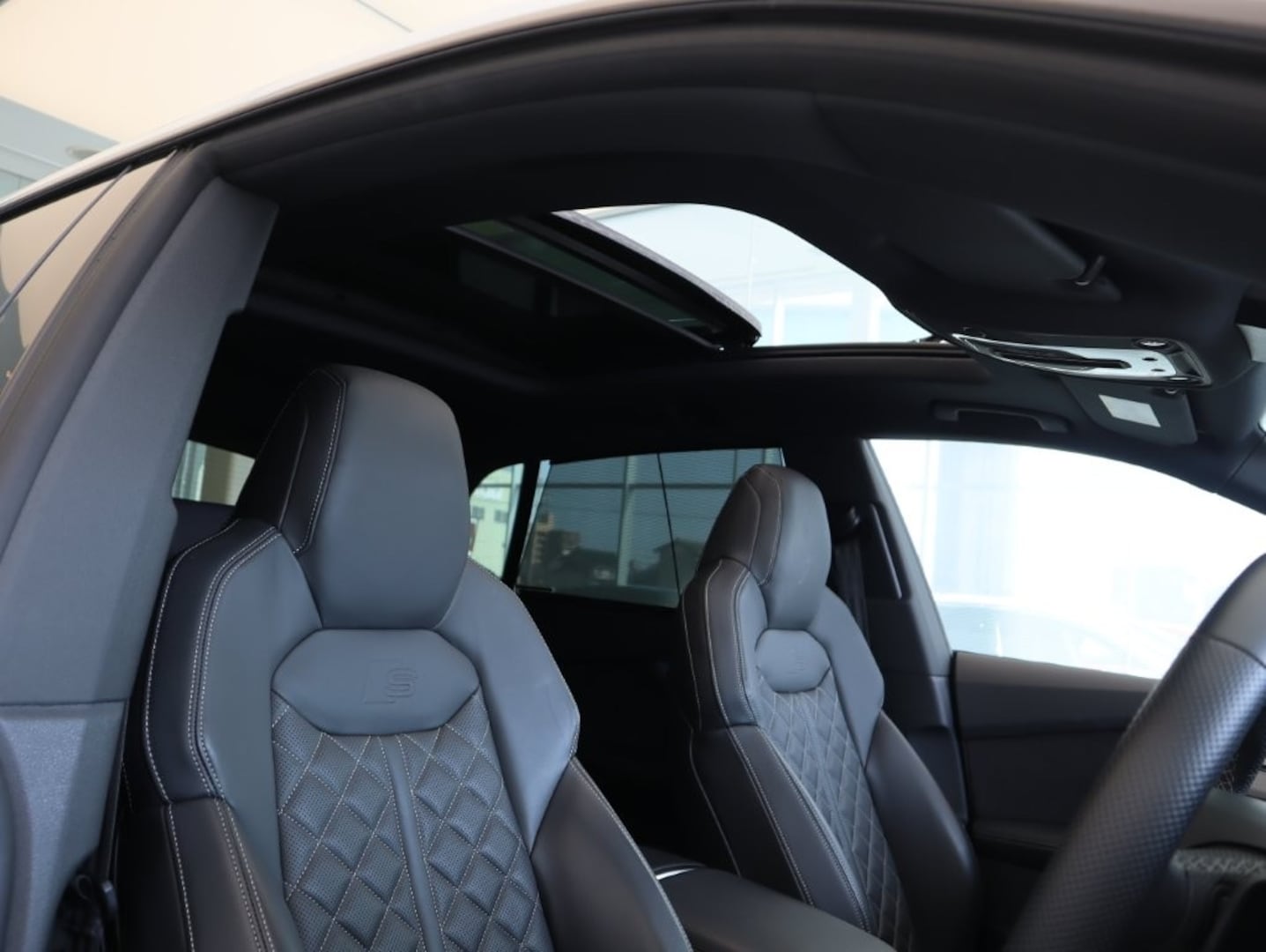 Audi Q8 SUV 50 TDI quattro 200(272) kW(PS) tiptronic for more details contact your dealer