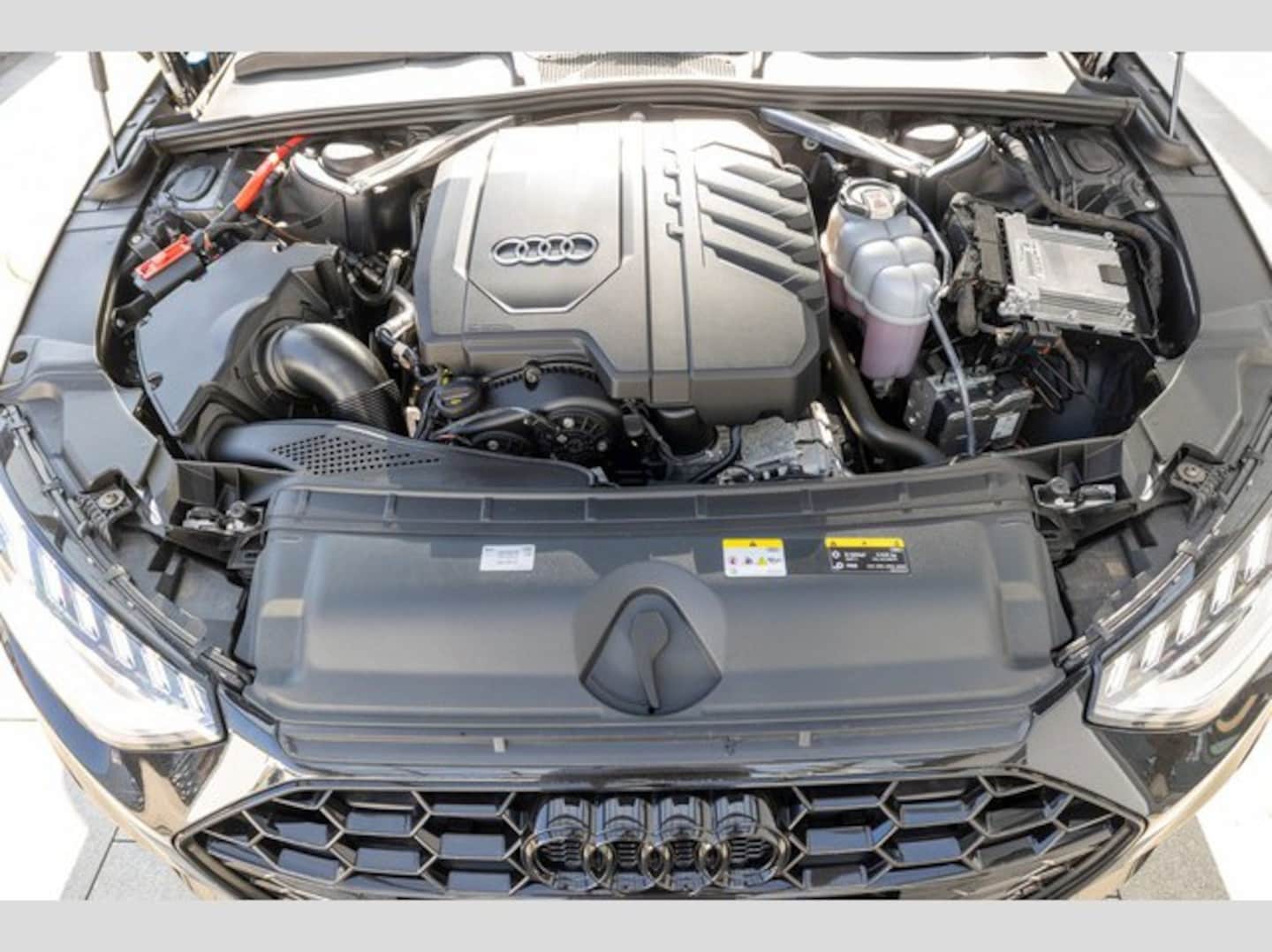 Bild über Audi A4 Avant S line 35 TFSI S tronic - für weitere Informationen kontaktieren Sie den Audi Partner