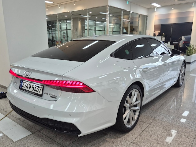 Audi A7 55 TFSI quattro Premium 250 340 kW hp S tronic 3