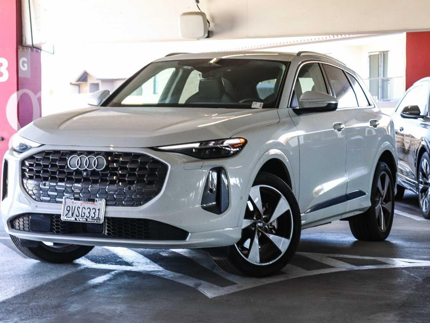 2025 Audi Q5 40 Premium Plus's photo