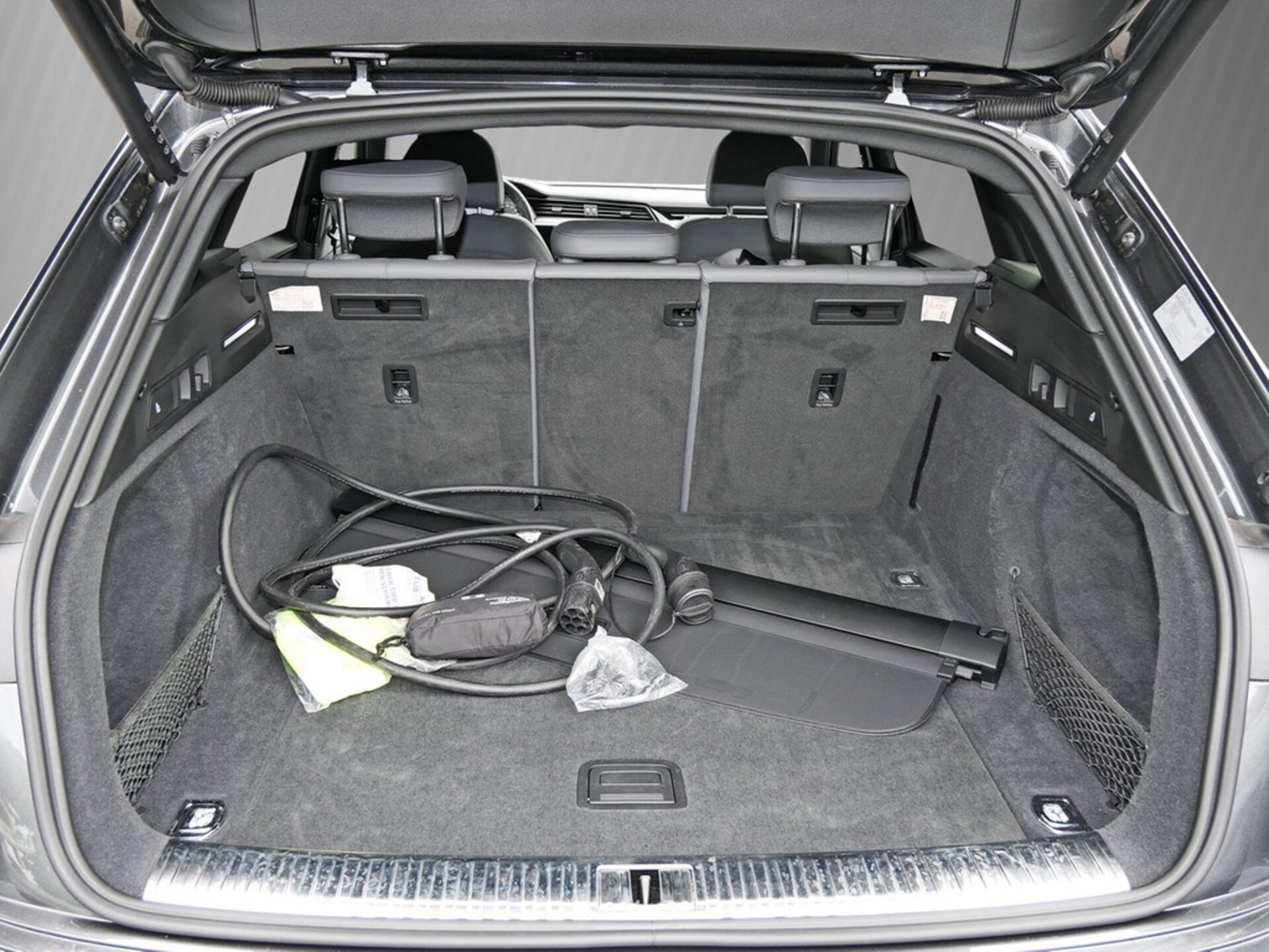 Audi Q8 e-tron S line