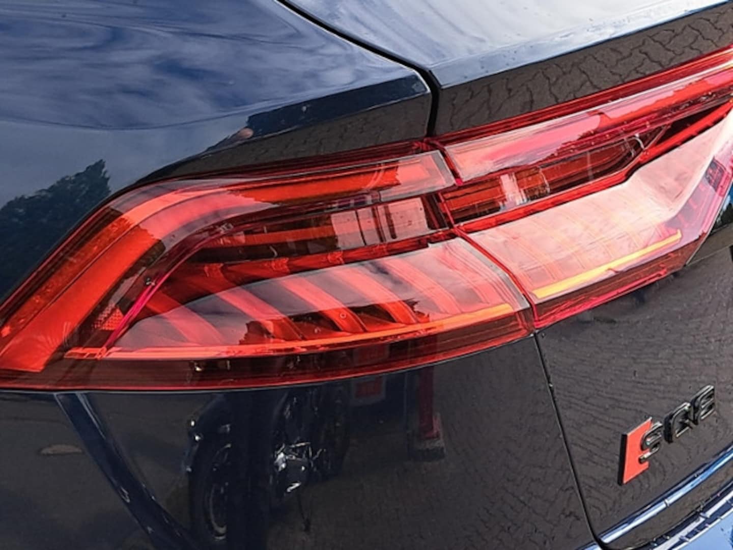 Bild über Audi SQ8 TFSI quattro tiptronic - für weitere Informationen kontaktieren Sie den Audi Partner