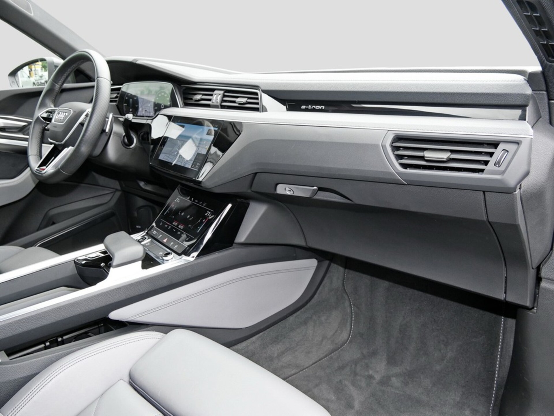 Audi Q8 e-tron S line