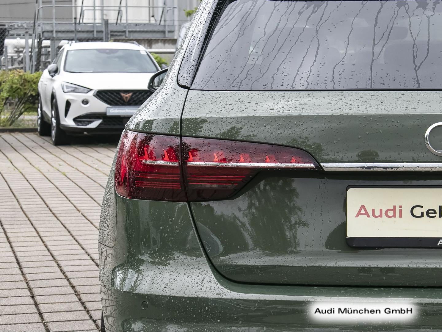 Bild über Audi A4 Avant S line 40 TFSI quattro S tronic - für weitere Informationen kontaktieren Sie den Audi Partner
