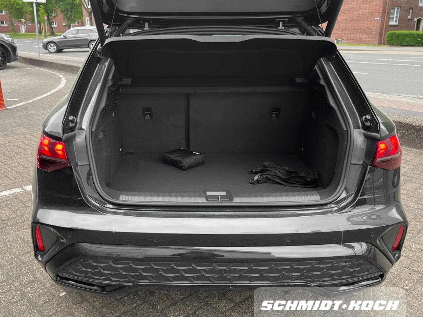 Bild über Audi A3 Sportback S line 30 TFSI S tronic - für weitere Informationen kontaktieren Sie den Audi Partner