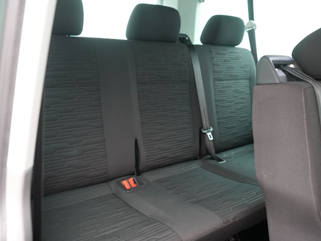 Volkswagen T6.1 Caravelle larger