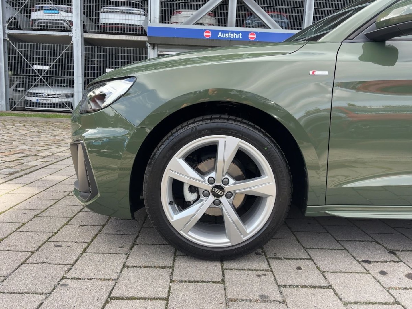 Bild über Audi A1 Sportback S line 25 TFSI S tronic - für weitere Informationen kontaktieren Sie den Audi Partner