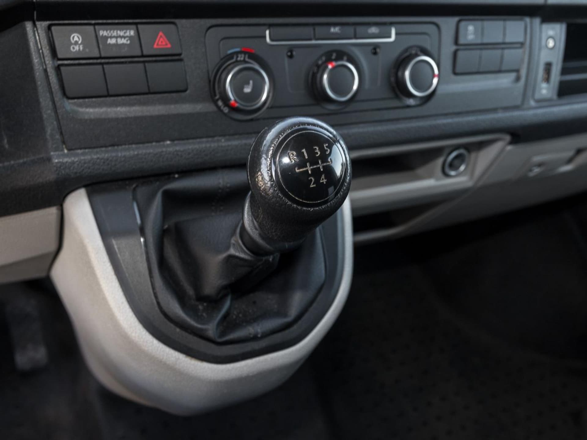 Volkswagen T6 Transporter Kasten kurzer Radstand