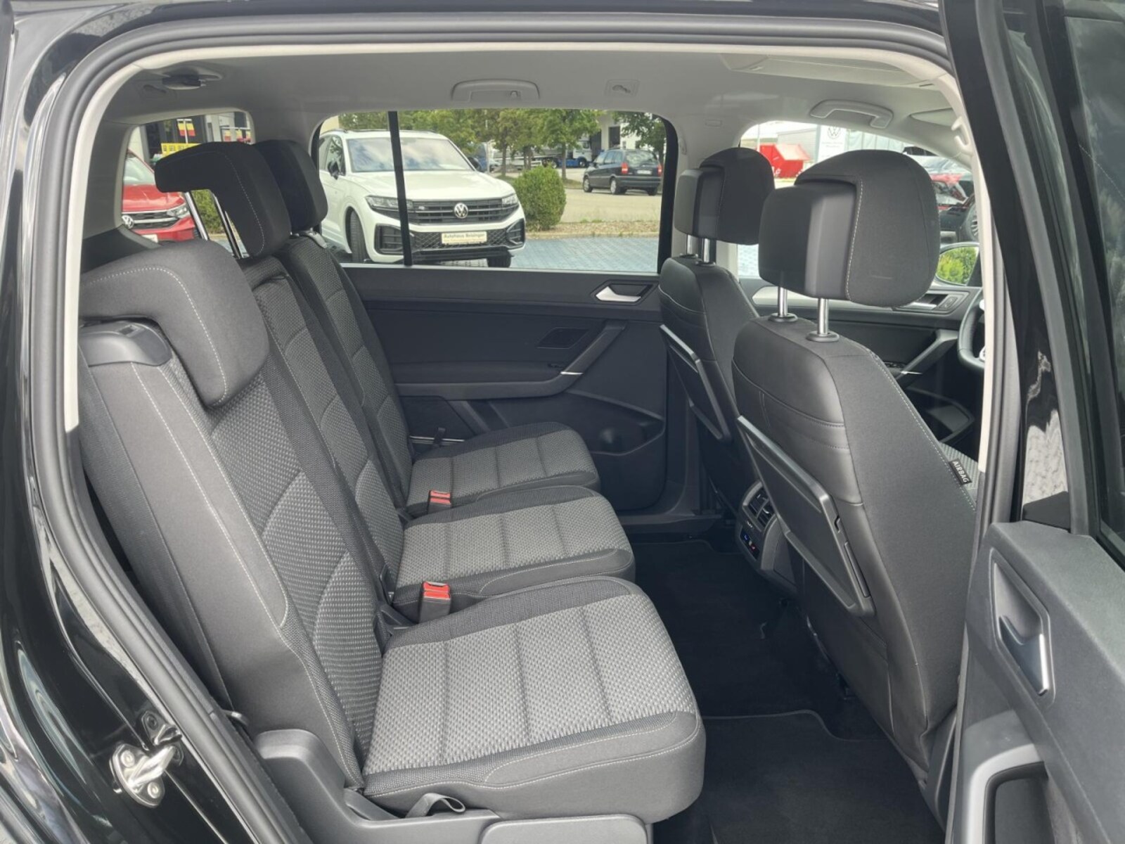 Volkswagen Touran – Bild 8