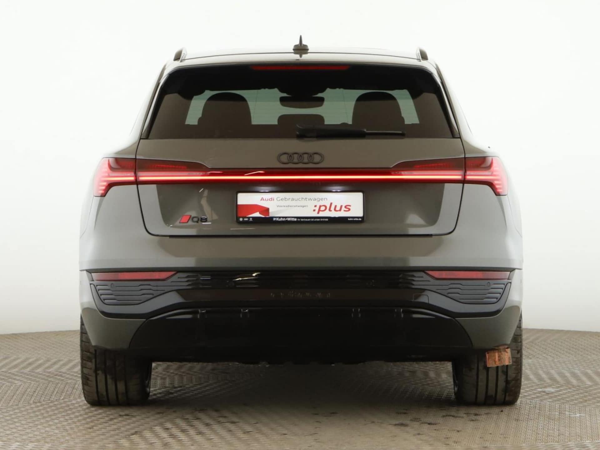 Audi Q8 e-tron S line
