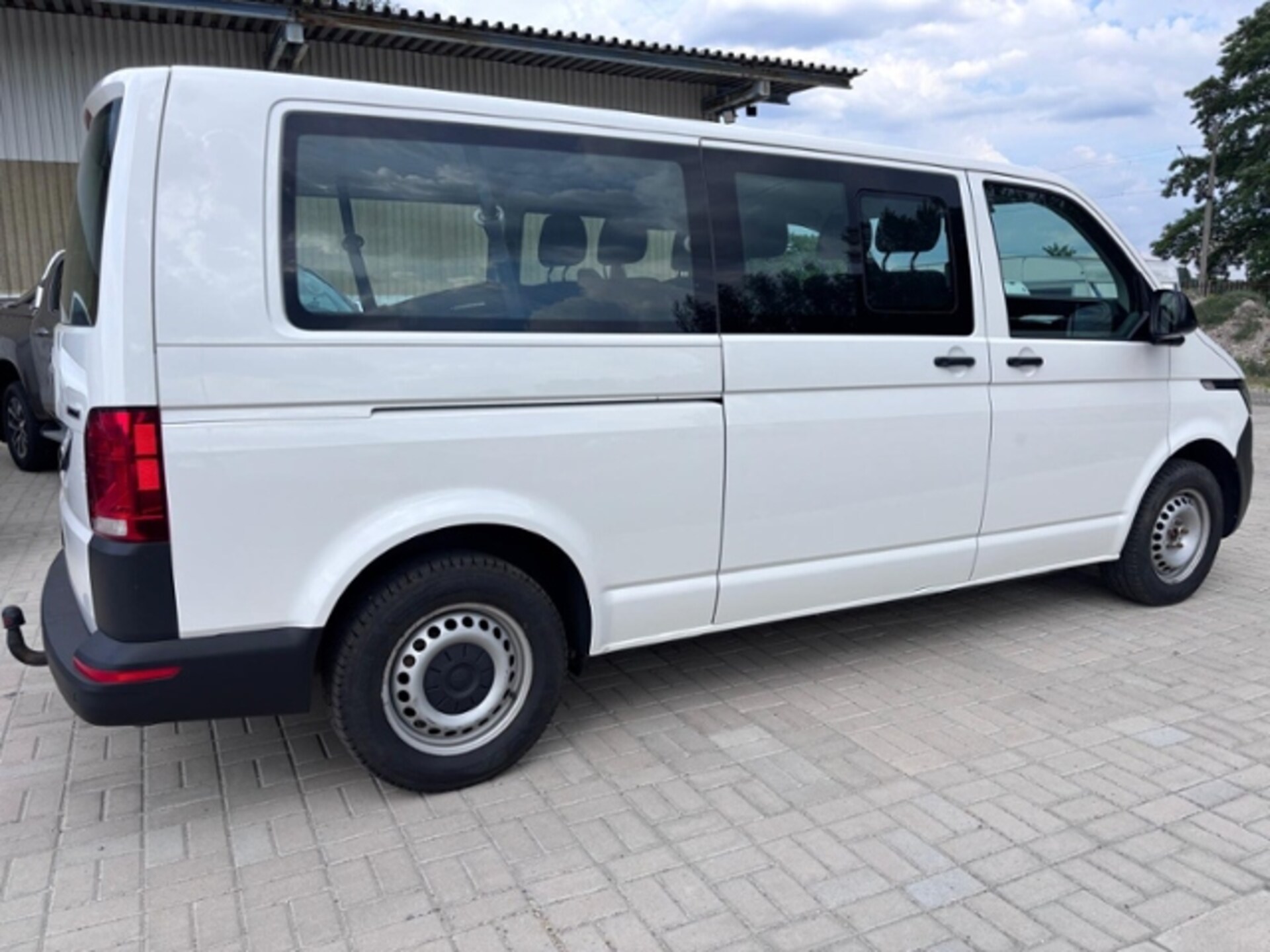 Volkswagen T6.1 Transporter Kombi langer Radstand