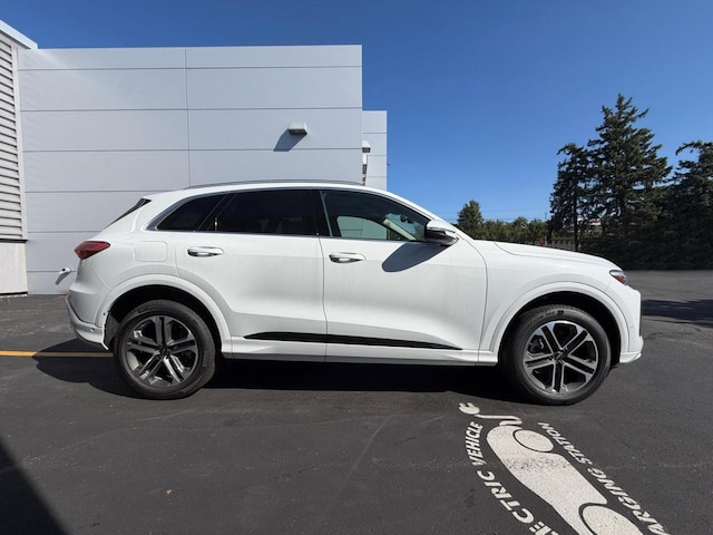 2026 Audi Q5 Premium Plus - Photo 9