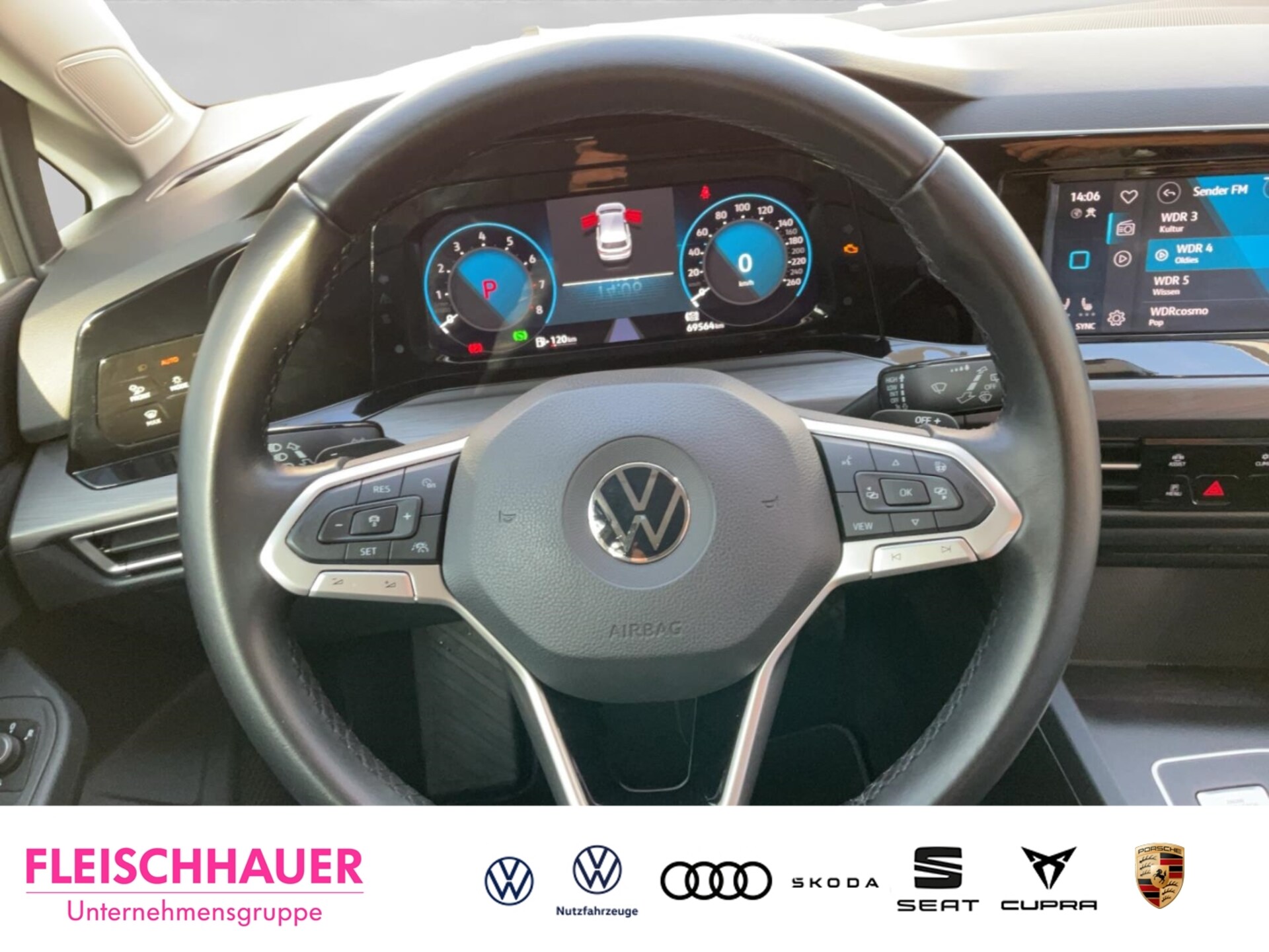 Volkswagen Golf Style