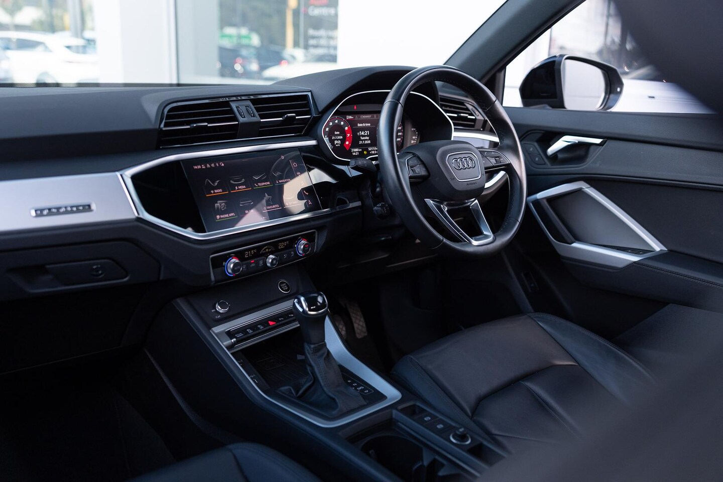 Image about Audi Q3 40 TFSI quattro S tronic