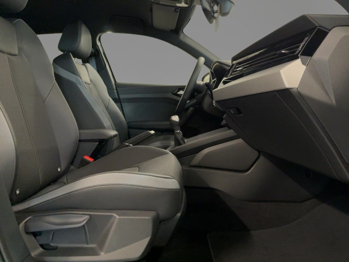 Bild über Audi A1 Sportback S line 30 TFSI Schaltgetriebe - für weitere Informationen kontaktieren Sie den Audi Partner