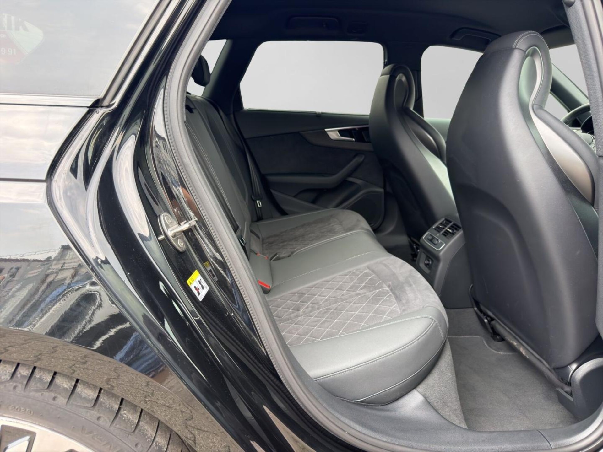 Audi A4 Avant S line