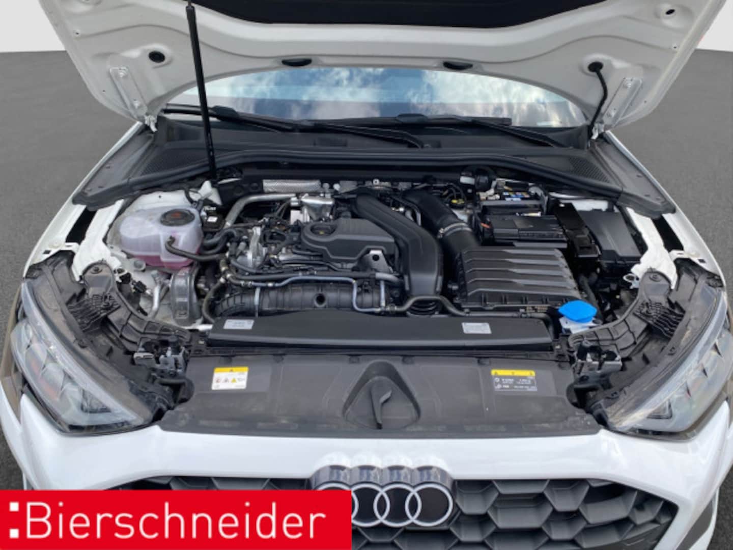 Bild über Audi A3 Sportback 30 TFSI Schaltgetriebe - für weitere Informationen kontaktieren Sie den Audi Partner