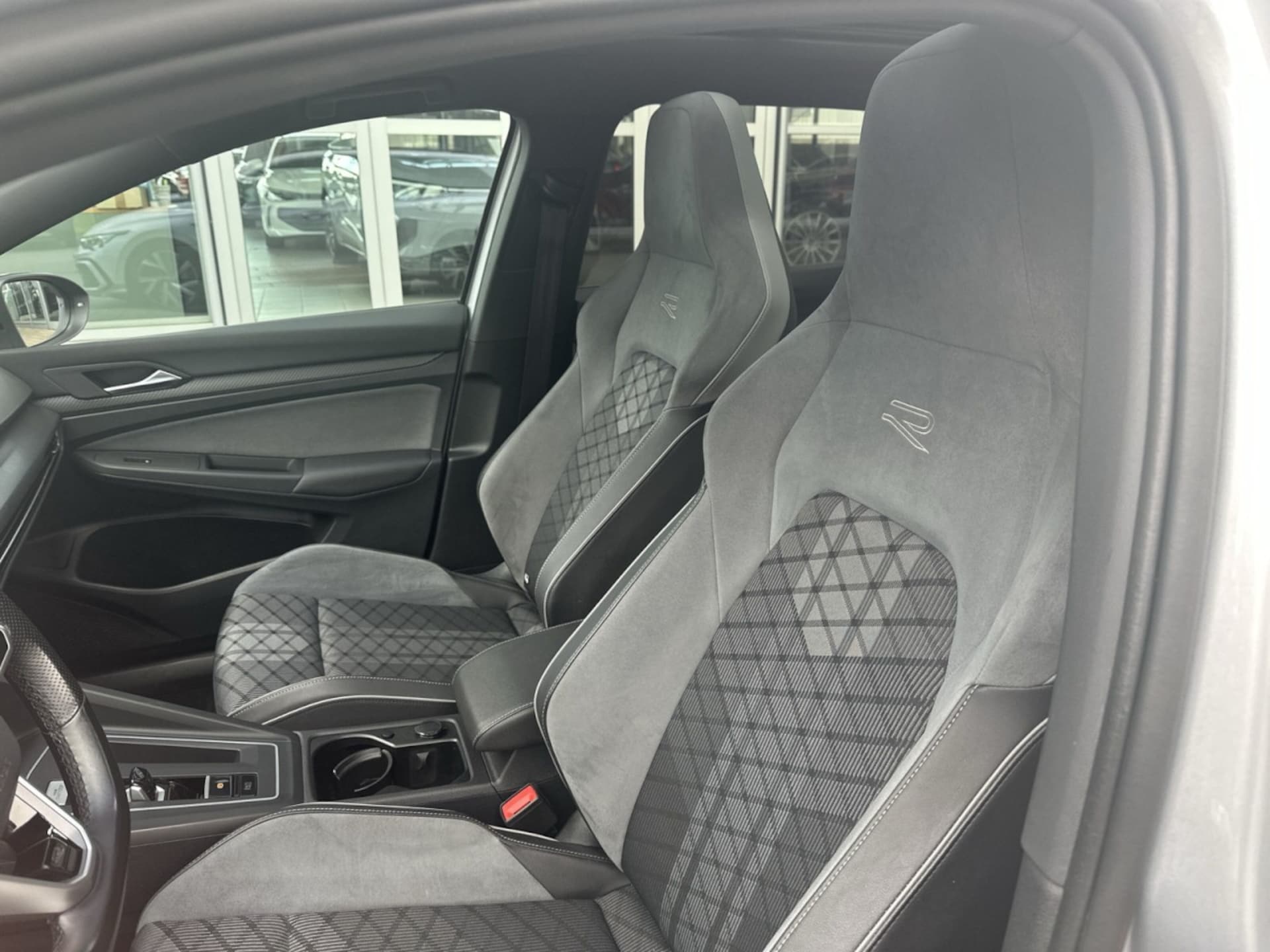 Volkswagen Golf Variant R-Line