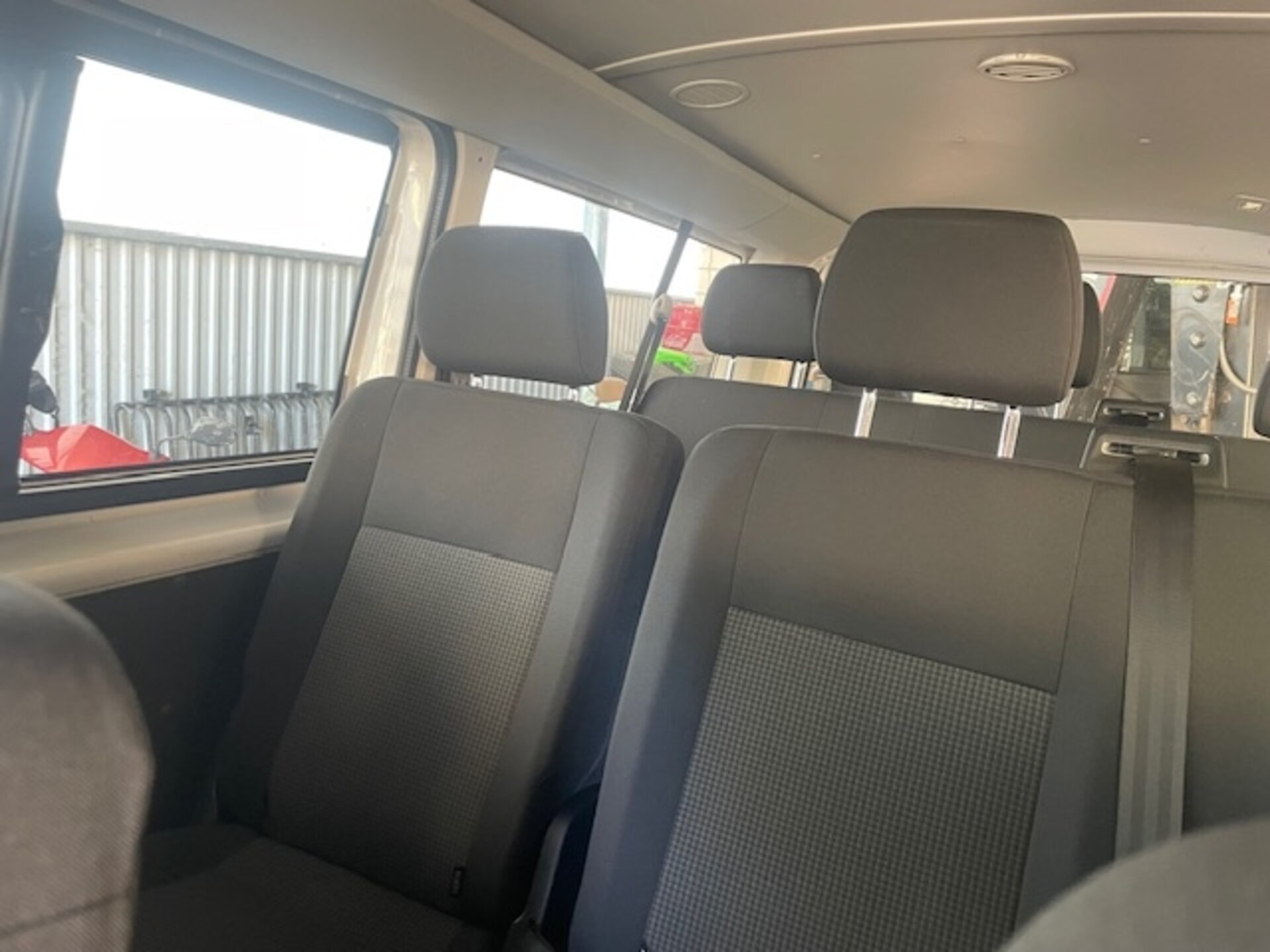 Volkswagen T6.1 Transporter Kombi langer Radstand