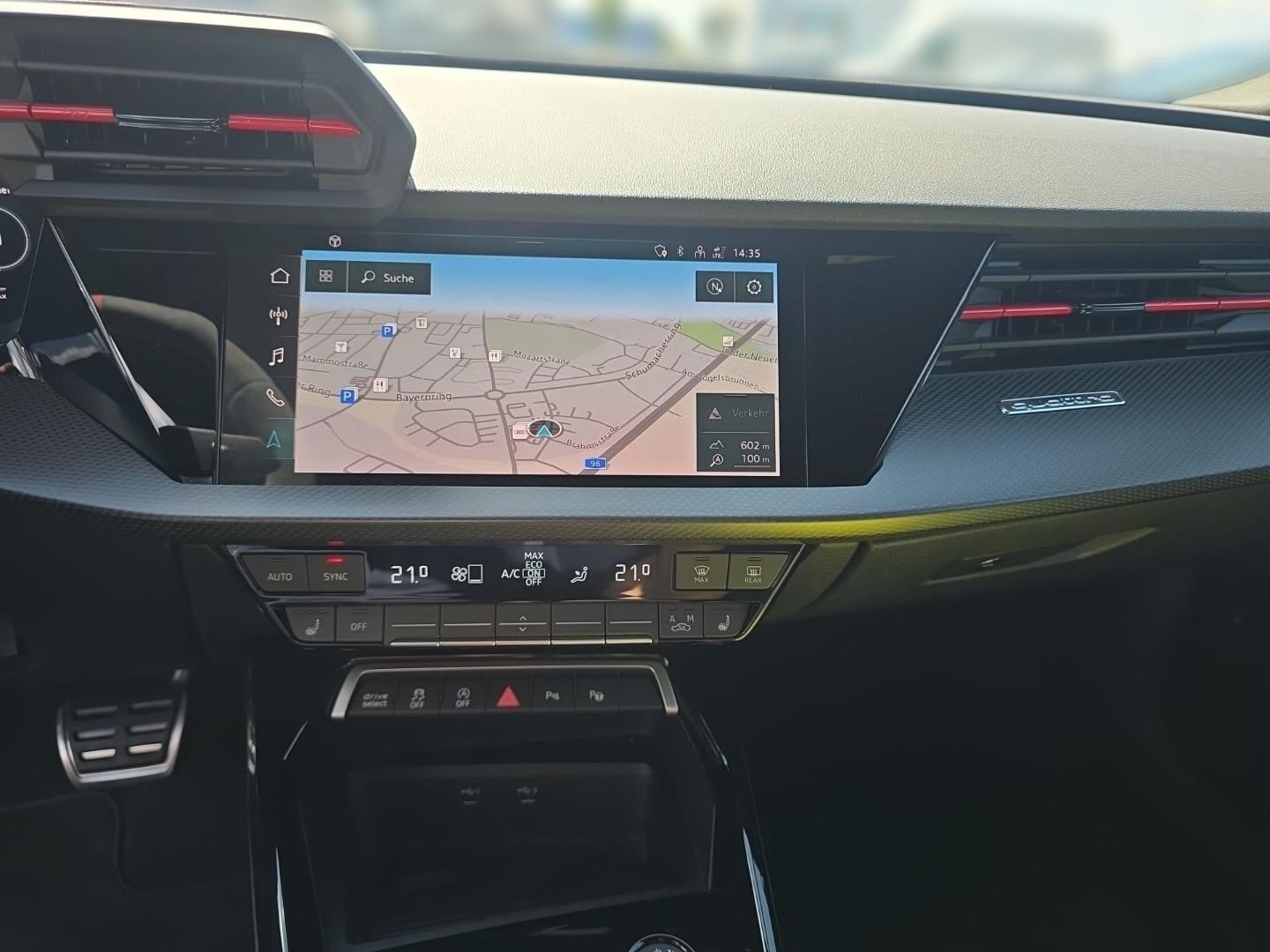 Bild über Audi RS 3 Sportback TFSI quattro S tronic - für weitere Informationen kontaktieren Sie den Audi Partner