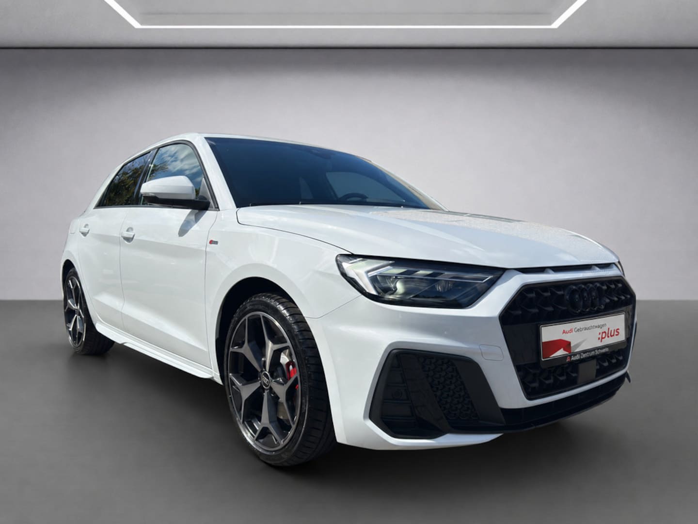 Bild über Audi A1 Sportback S line 35 TFSI S tronic - für weitere Informationen kontaktieren Sie den Audi Partner