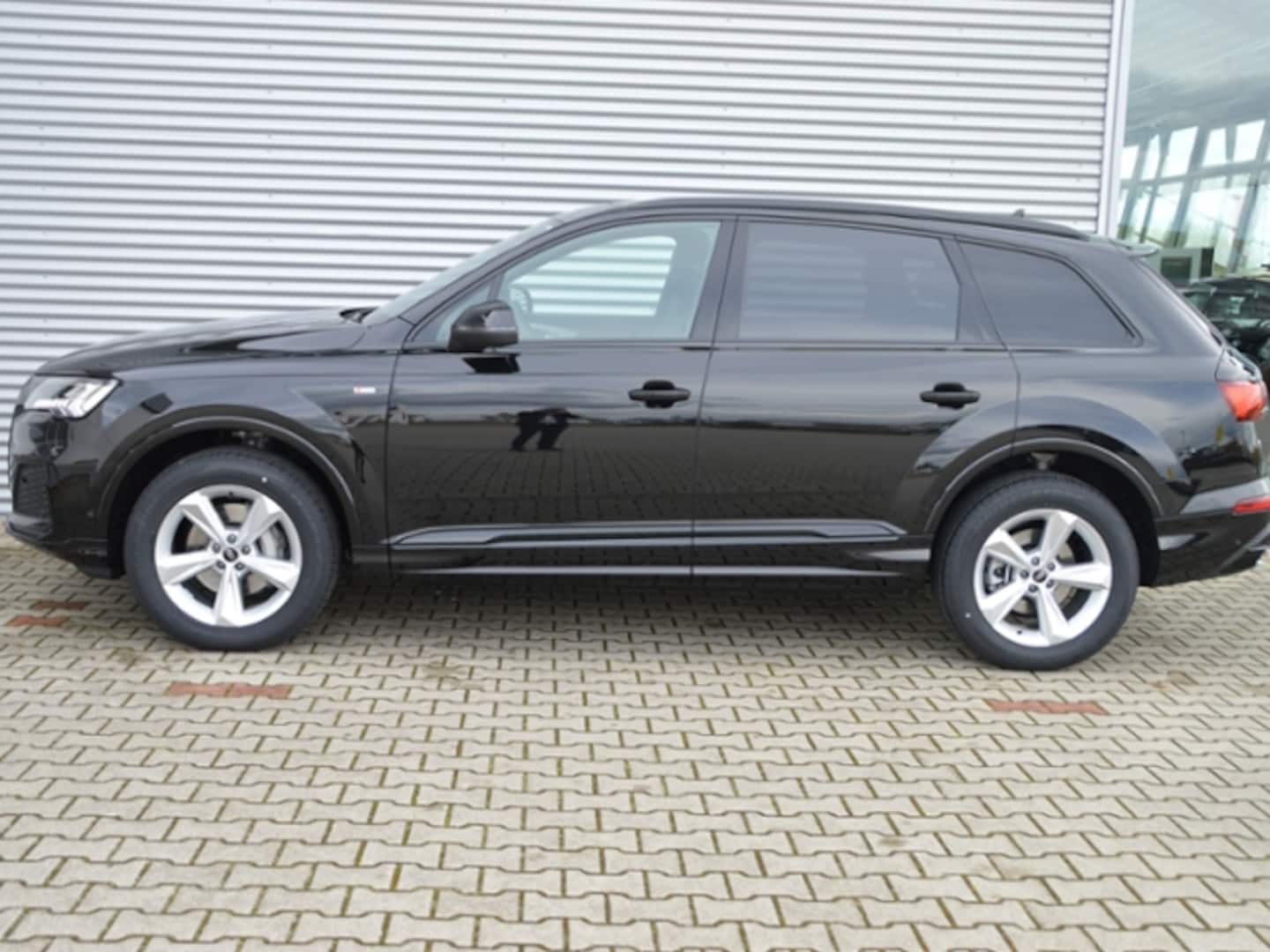 Bild über Audi Q7 competition plus 50 TDI quattro tiptronic - für weitere Informationen kontaktieren Sie den Audi Partner