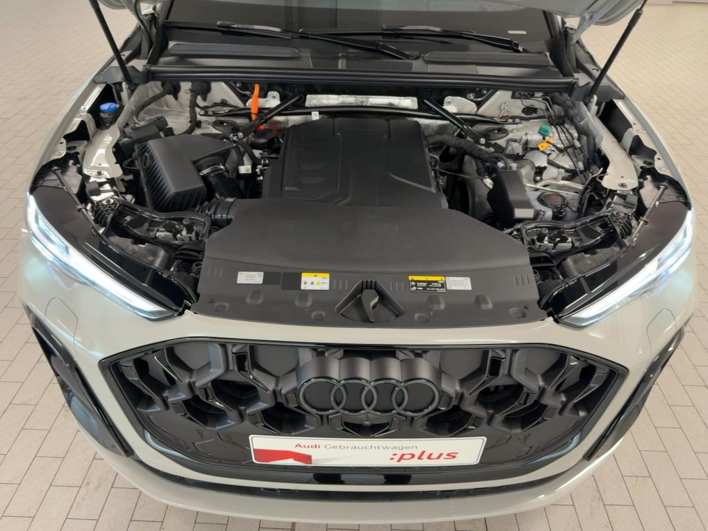 Bild über Audi Q5 Sportback e-hybrid e-hybrid quattro 270 kW S tronic - für weitere Informationen kontaktieren Sie den Audi Partner