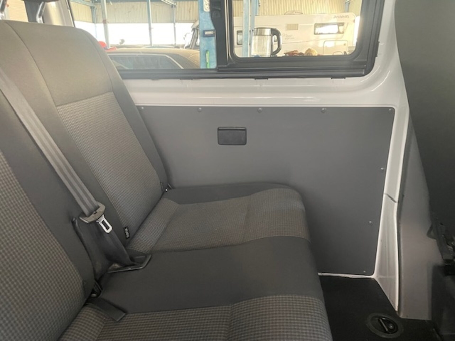 Volkswagen T6.1 Transporter Kombi langer Radstand
