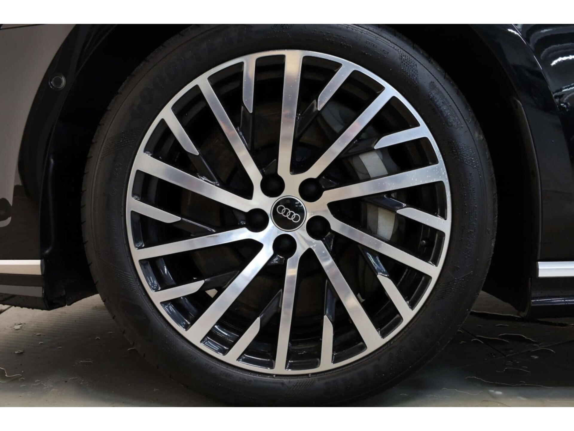 Audi A8 TFSI e