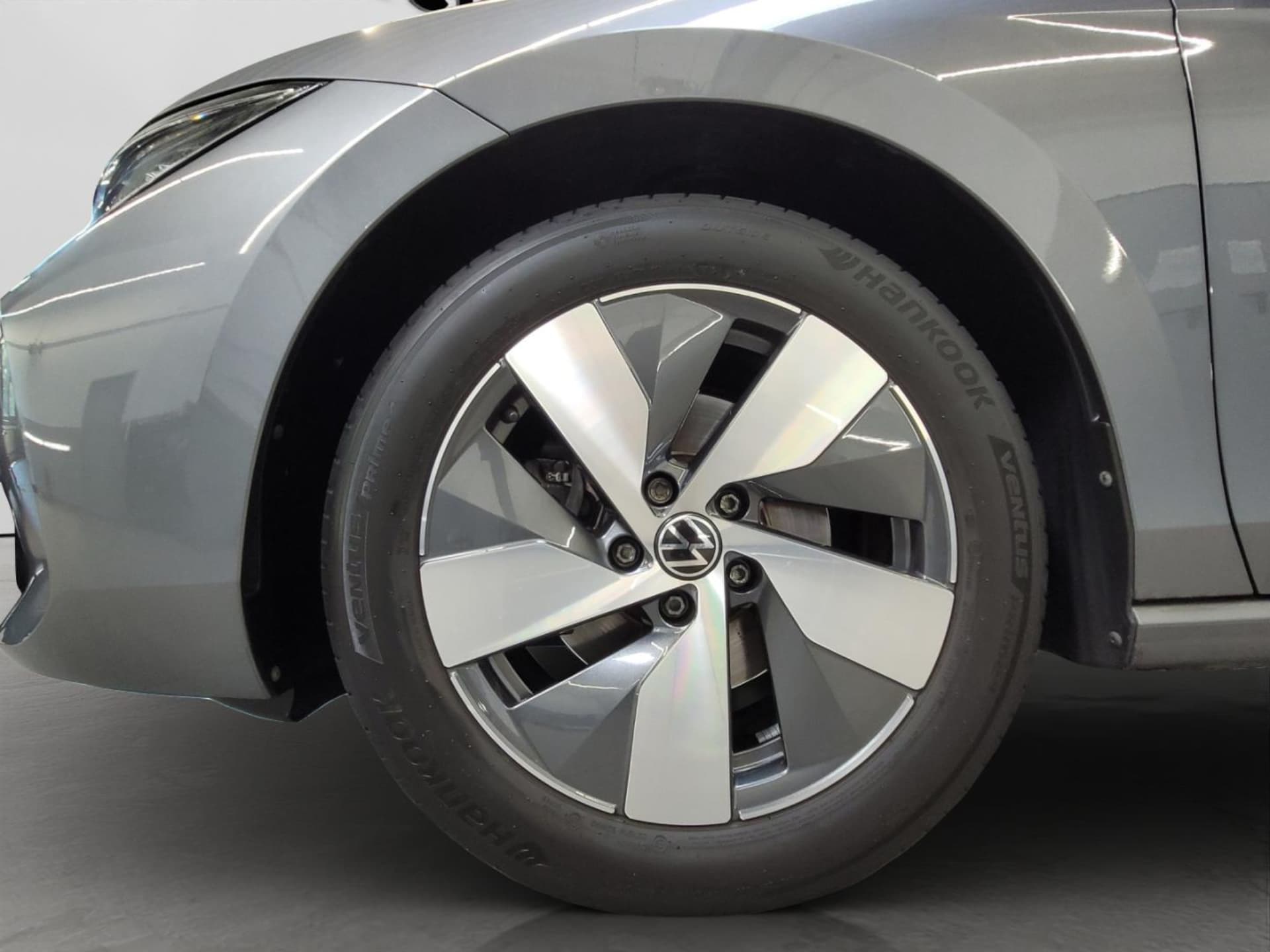 Volkswagen Passat Basis-Modell