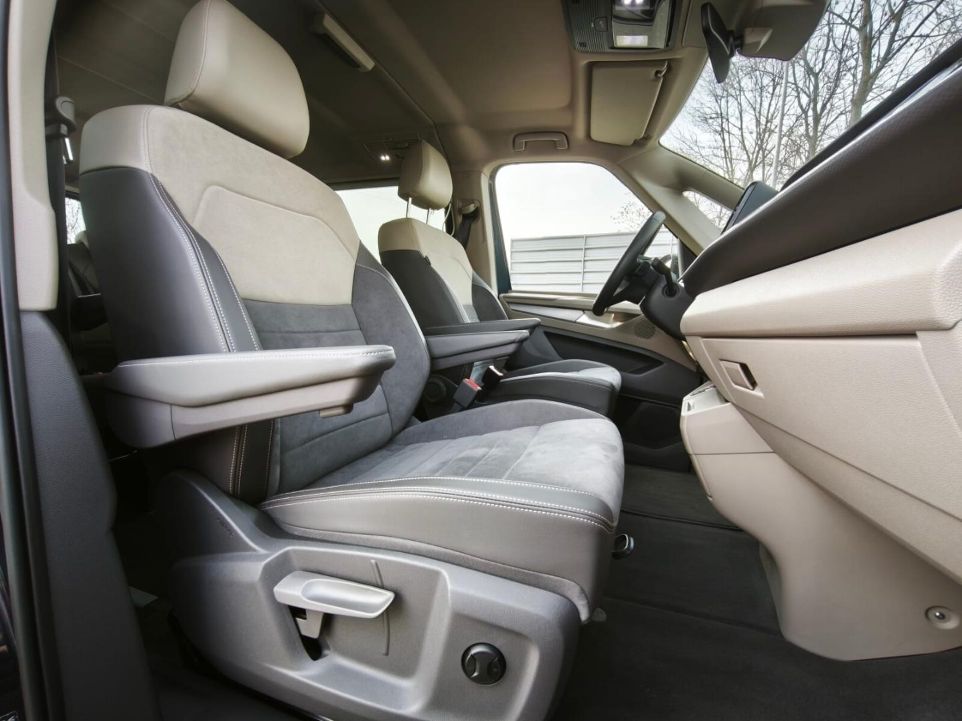 Volkswagen Multivan długi rozstaw osi Life