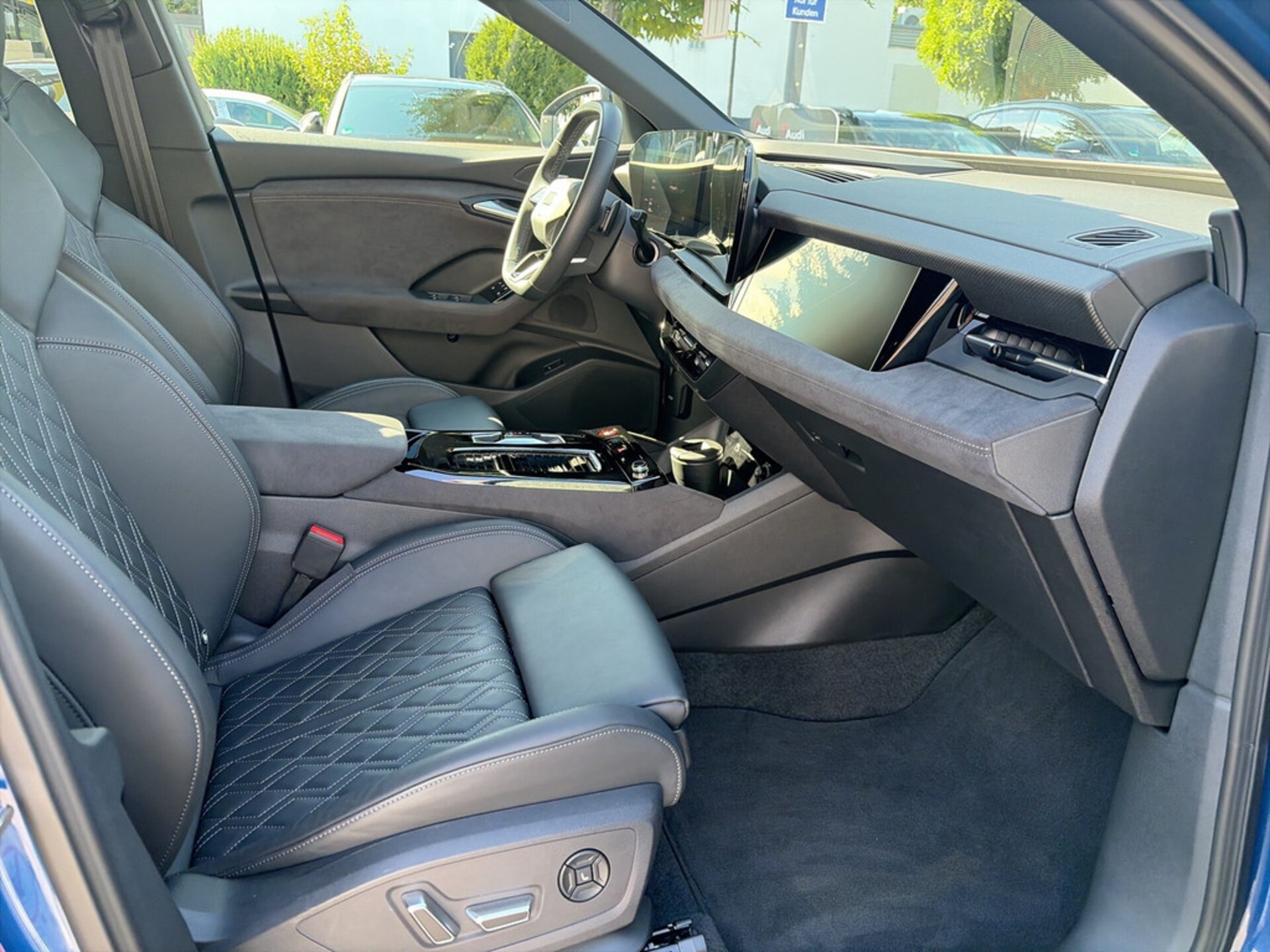 Audi SQ6 SUV e-tron