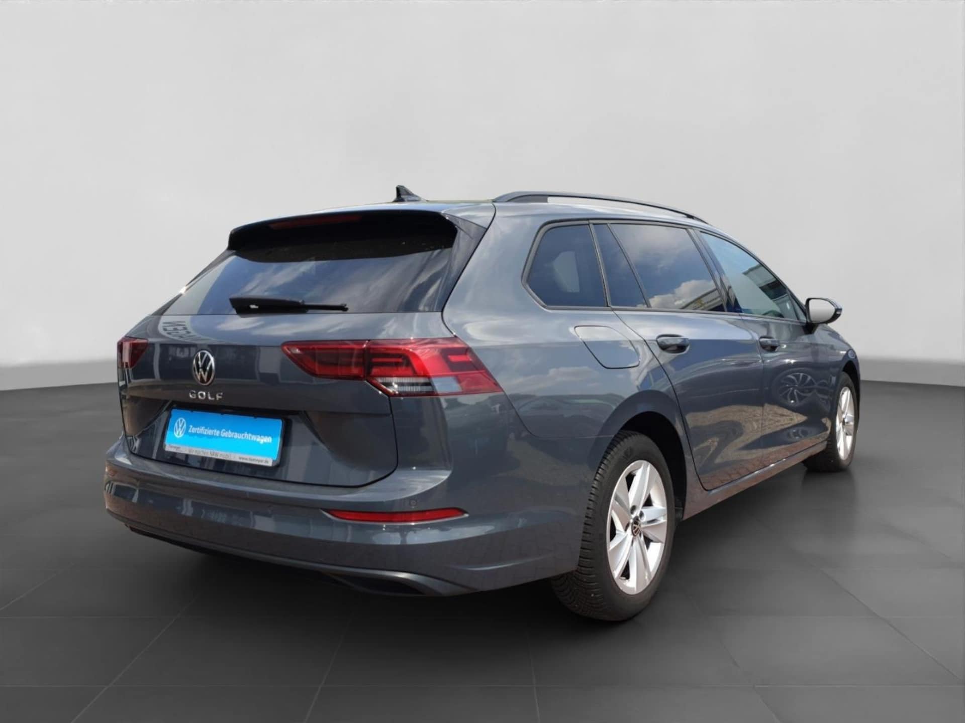 Volkswagen Golf Variant Life