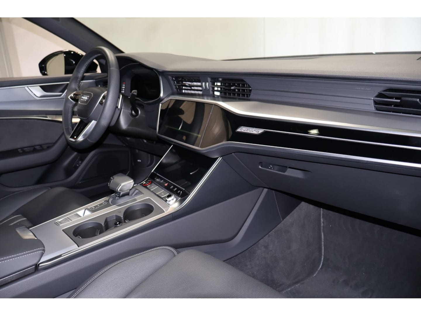 Bild über Audi S6 Avant TDI quattro tiptronic - für weitere Informationen kontaktieren Sie den Audi Partner