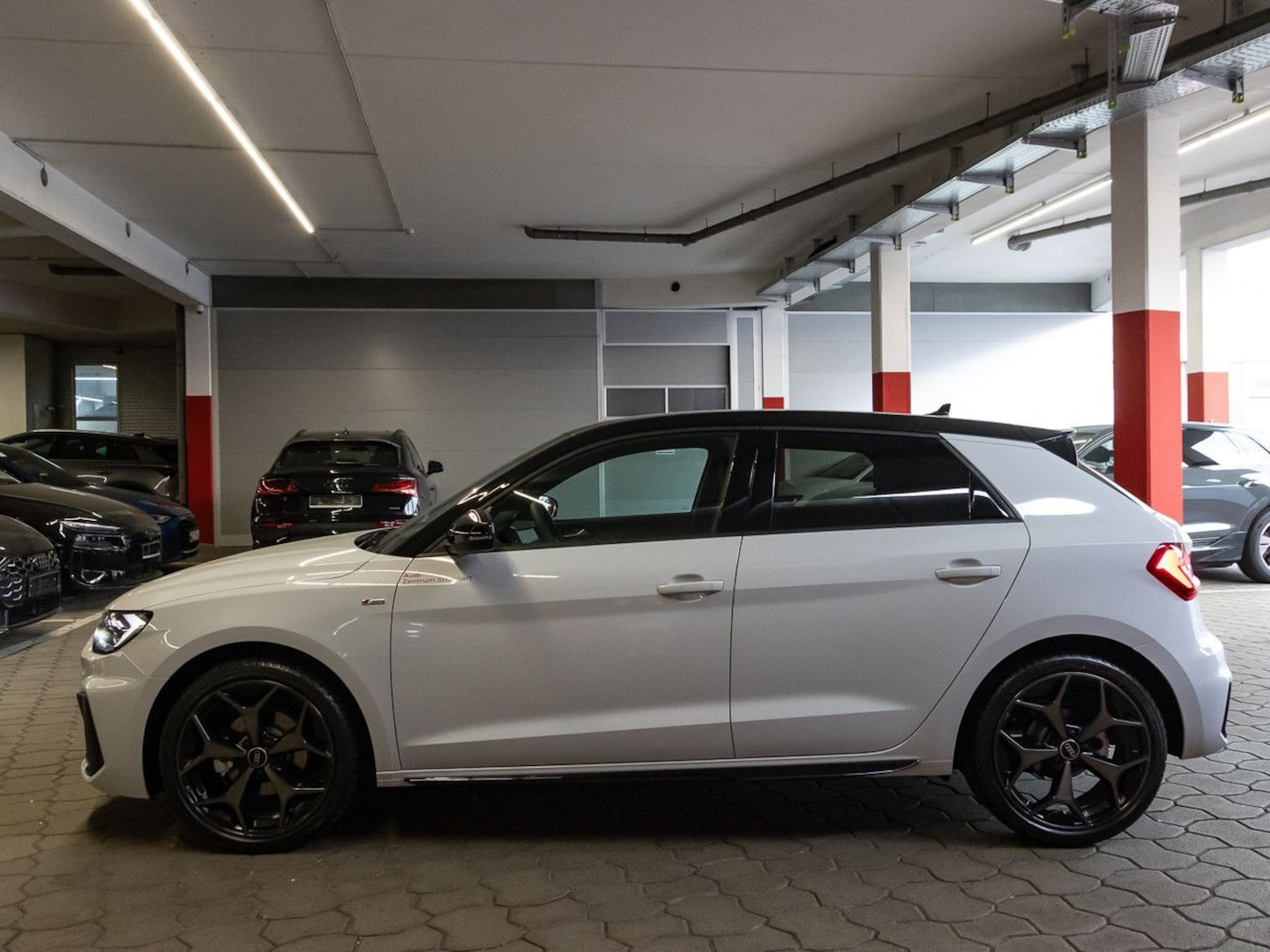 Bild über Audi A1 Sportback S line 35 TFSI S tronic - für weitere Informationen kontaktieren Sie den Audi Partner
