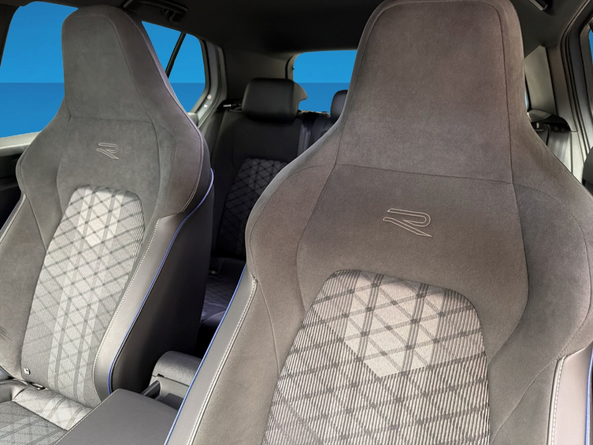 Volkswagen Golf R-Line